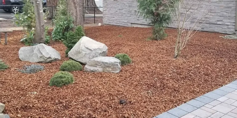 mulch install in Portland